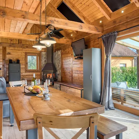 Wood House Bela Krajina With Sauna Dragatuš