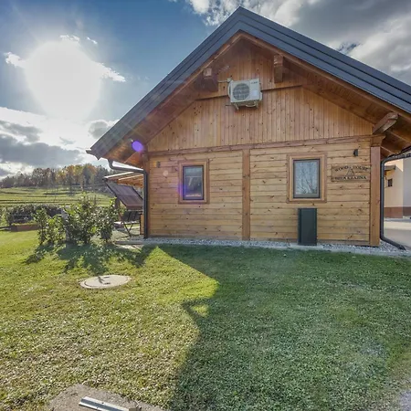 Wood House Bela Krajina With Sauna Сasa de vacaciones Dragatuš